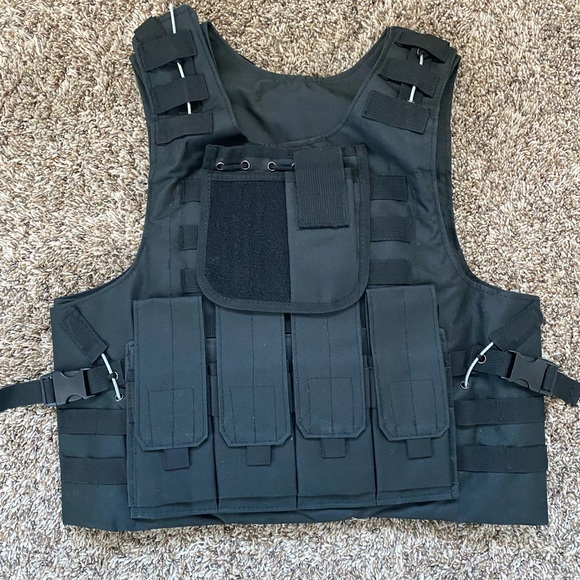 Tactical Vest - Picture 1 of 2